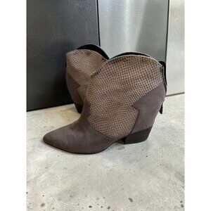 LOLA CRUZ Taupe Leather Ankle Boots Size 38 / 8